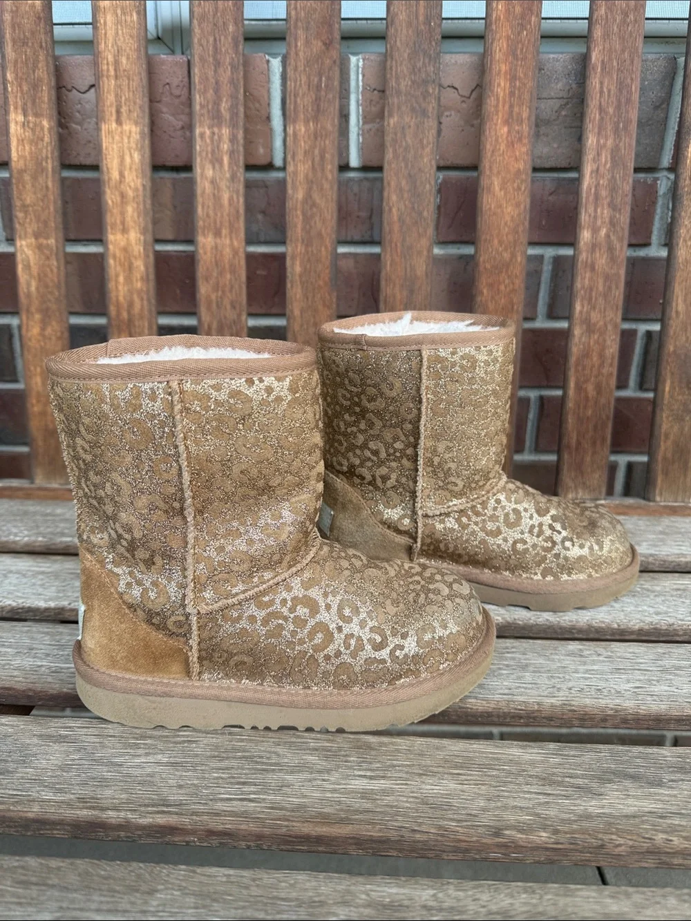 UGG Classic II Glitter Leopard-Pattern Chestnut